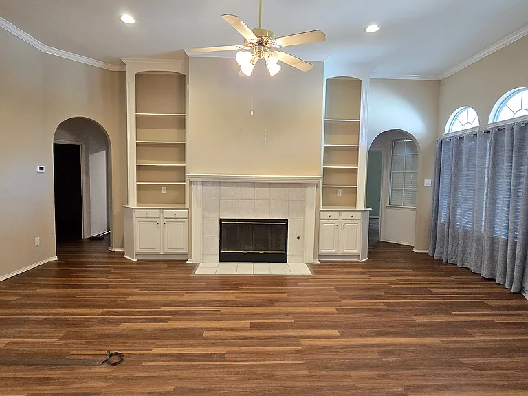 2421 Micarta Dr — Photo 2