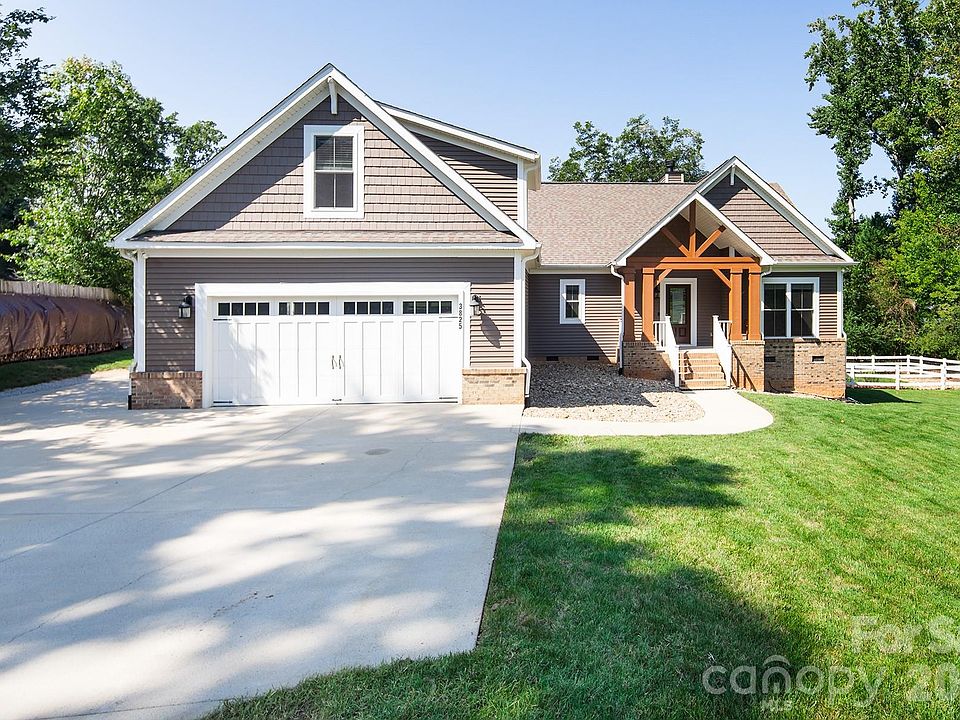 1st image of 3825 Chevlot Hills Rd
