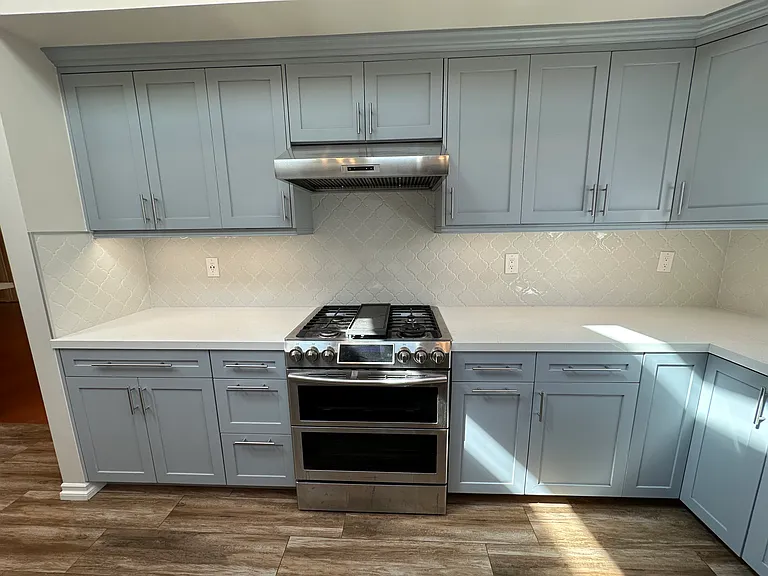 Kitchen range and hood