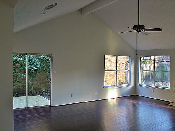 4th image of 4318 Pinewood Park Dr
