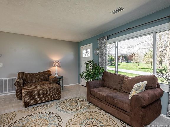 4th image of 7550 E Sieveking Dr NE