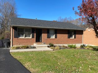 2720 Tulip Ln, Vinton, VA 24179