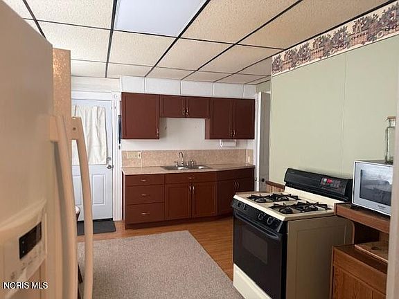 5th image of 905 Walbridge Ave