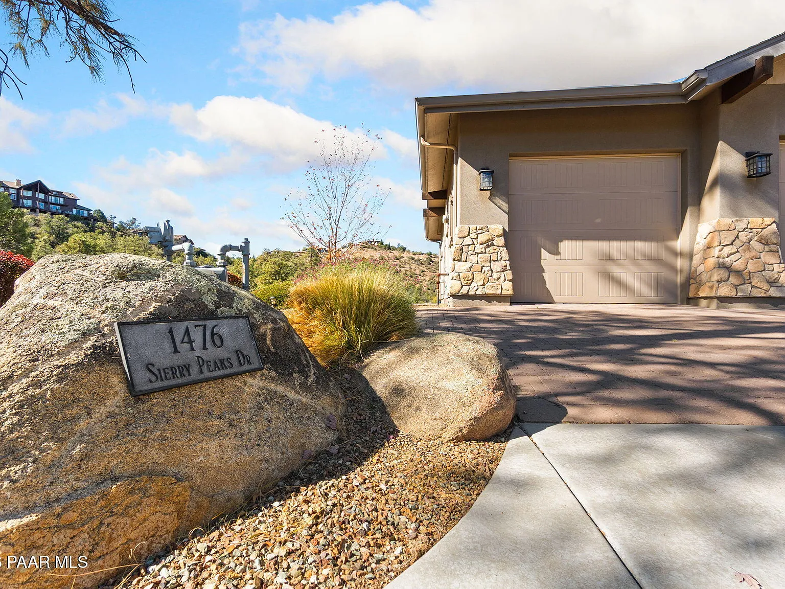4 bed, 2.5 bath, 2530 sqft, $4,300 — Photo 3