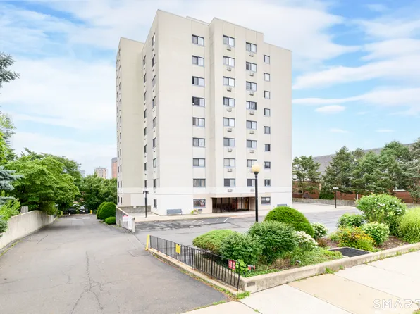 51 Schuyler Avenue #3B, Stamford, CT 06902