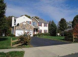 6 Loveland Ct, East Windsor, NJ 08512