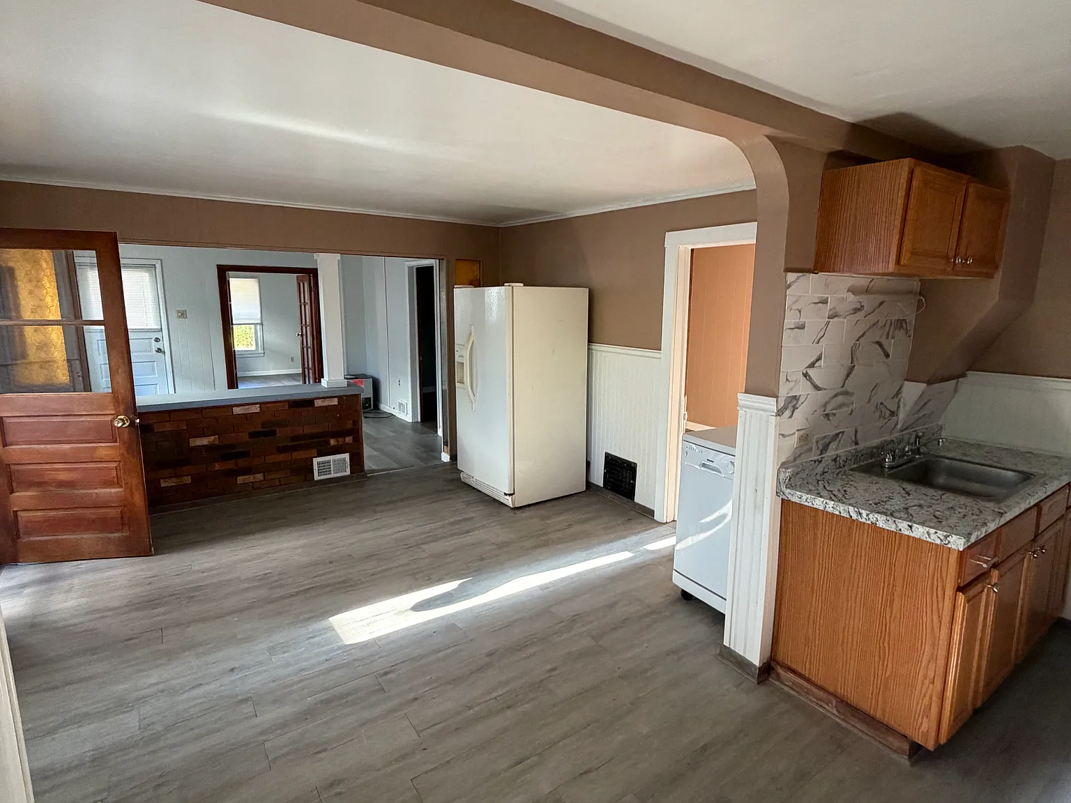 2 bed, 1000 sqft, $1,400 — Photo 2
