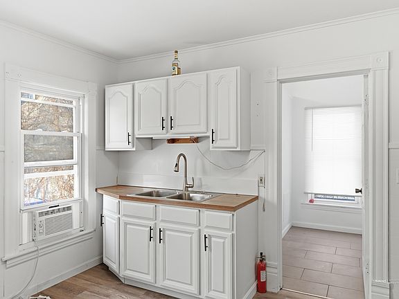 4th image of 107 Charles Ave #2