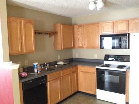 4th image of 2690 Priest Dr