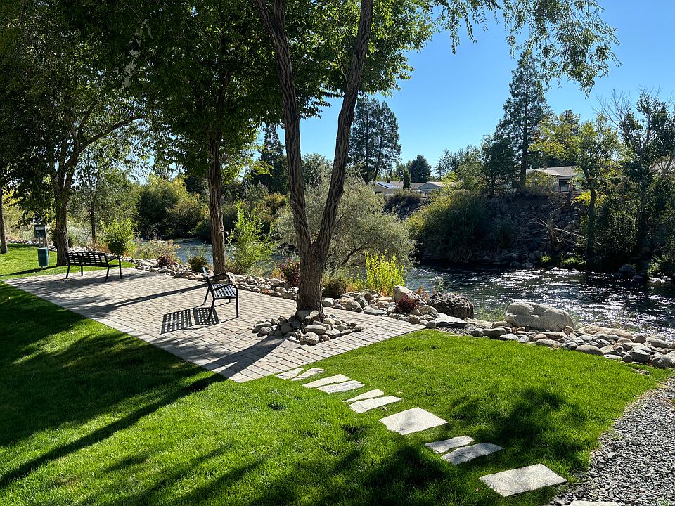 Common area park on the Truckee River