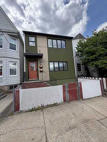 317 Davis Ave #2 Photo 1