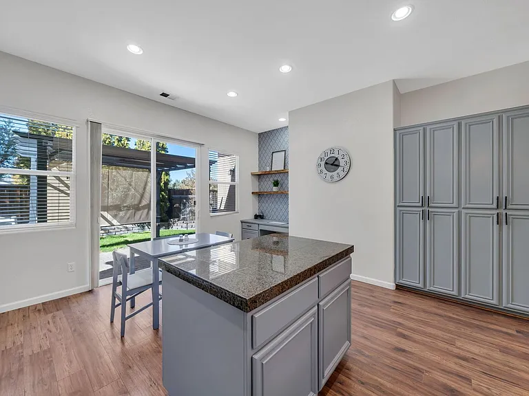 10577 Eagle Falls Way — Photo 16