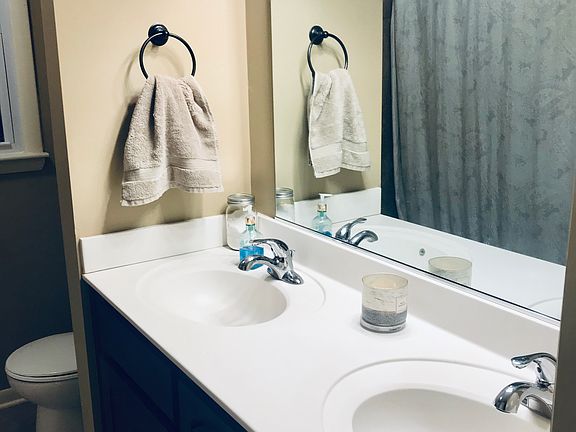 Upstairs bathroom 