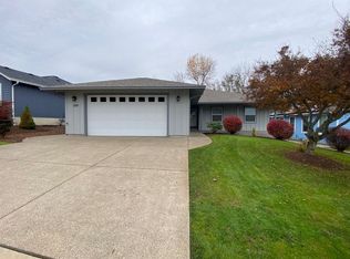 1575 W Basil St, Roseburg, OR 97471