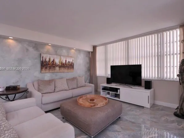 18041 Biscayne Blvd, Aventura, FL