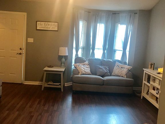 4th image of 5304 Bradley Ln