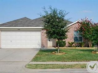 3704 Hermalinda Dr, Denton, TX 76207
