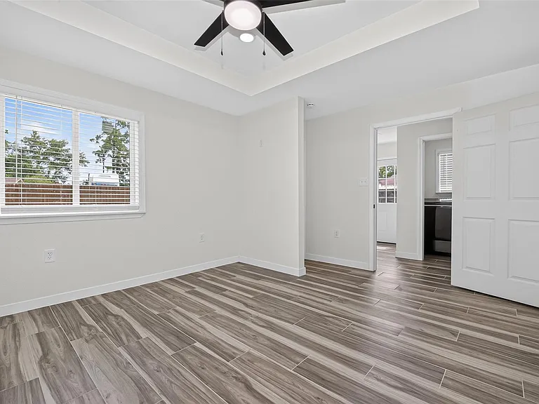 12814 Royce Ln — Photo 15