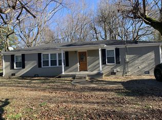 62 W Point Dr, Fayetteville, TN 37334