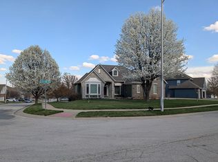 8925 N Donnelly Ave, Kansas City, MO 64157