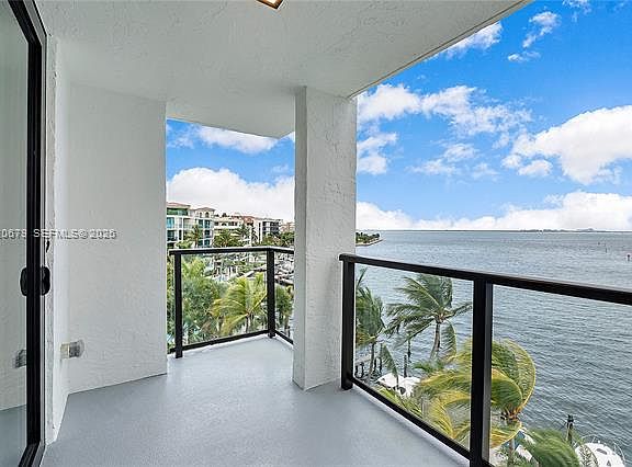 2nd image of 1600 S Bayshore Ln APT 6A
