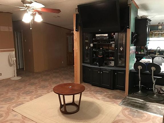 5th image of 614 S Val Verde Road