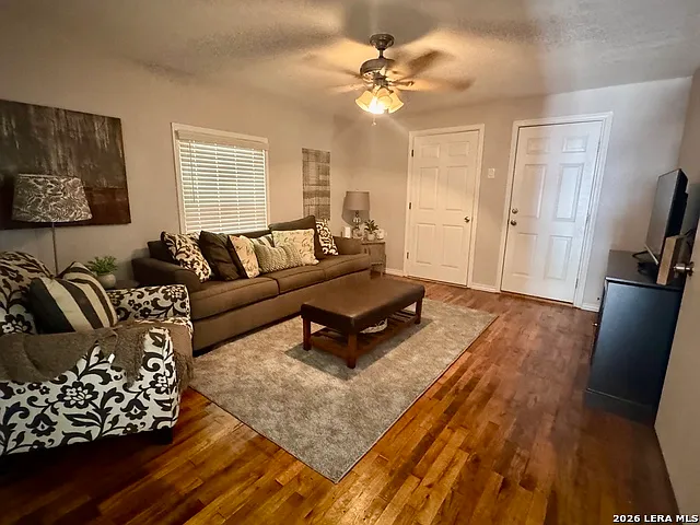 611 Brunswick Blvd — Photo 11