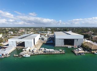 100 Circuit Rd #N-19, Nokomis, FL 34275