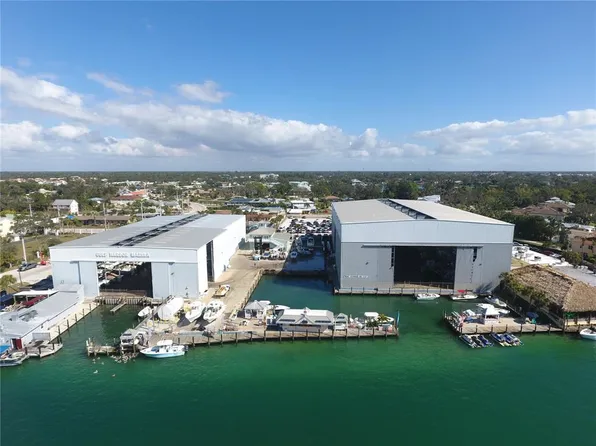 100 Circuit Rd #S-9, Nokomis, FL 34275