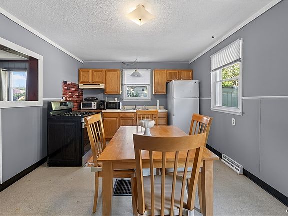 4th image of 313 Chestnut St
