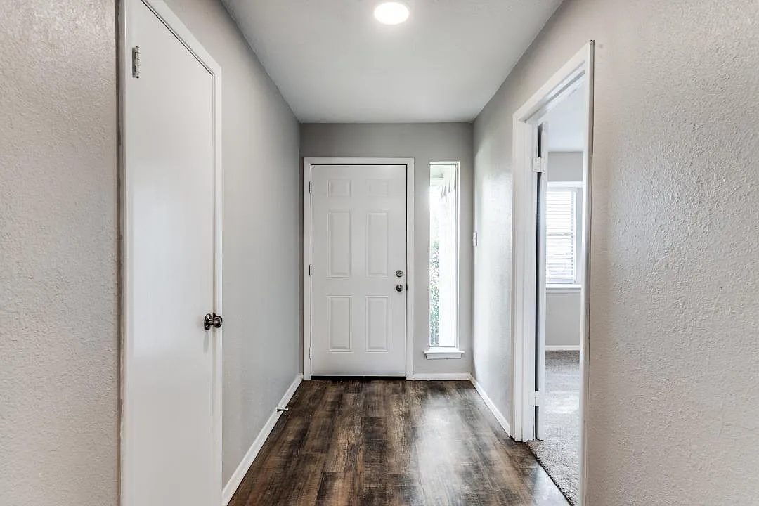 4 bed, 1645 sqft, $2,350 — Photo 3