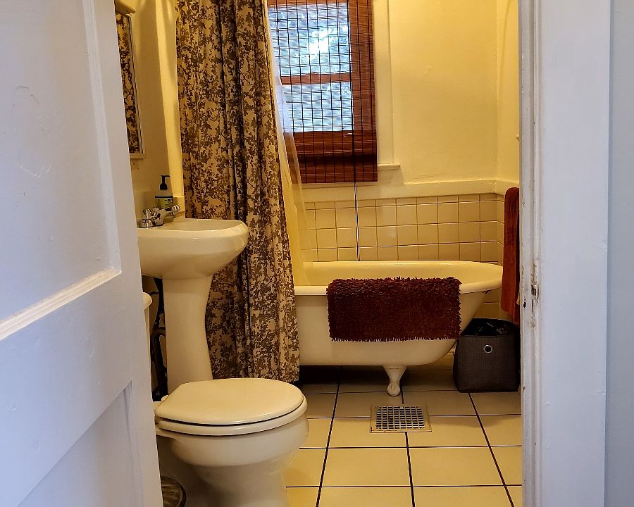 1st image of 711 Fulton St E #4