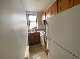 715 E 32nd St #6, Brooklyn, NY 11210