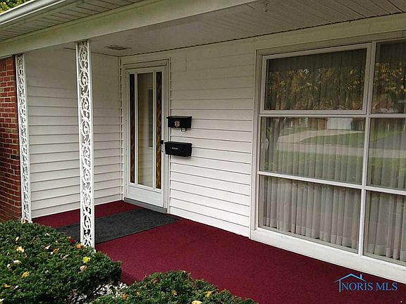 3rd image of 3027 Pinehurst Dr