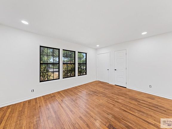 5th image of 1805 E Van Buren Ave
