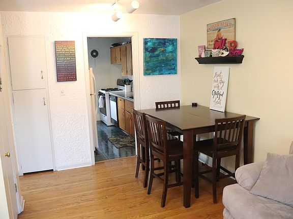 4th image of 826 W 4th St #826