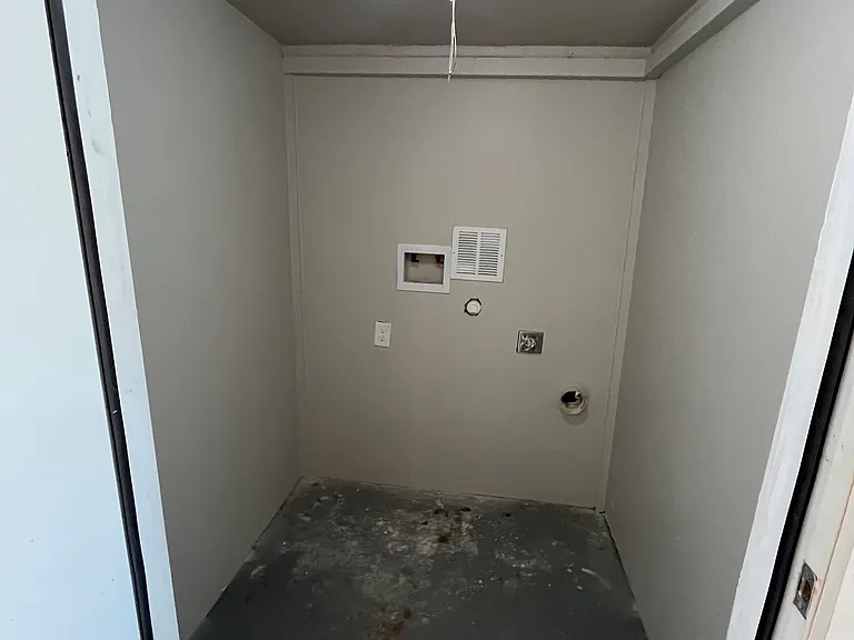 2911 Millmar Dr — Photo 9