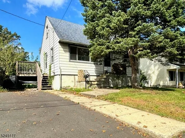 57 Rosewood Dr, Keyport, NJ 07735
