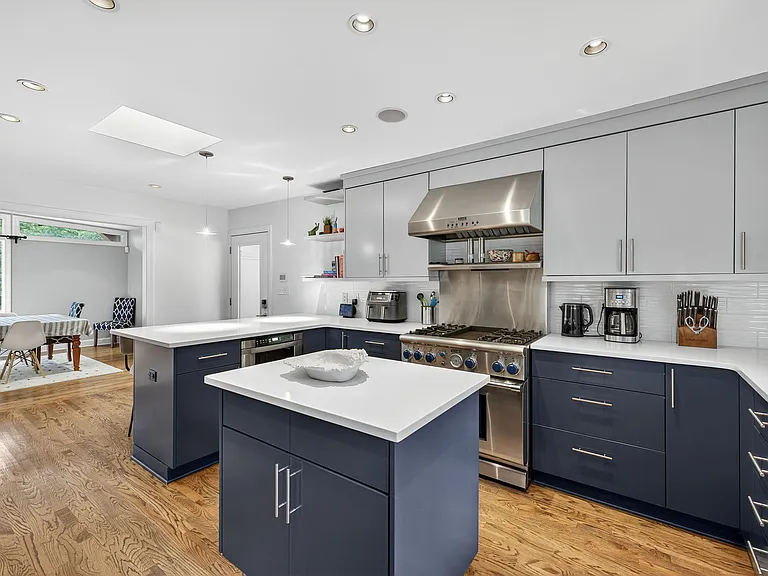 360 Elden Dr — Photo 26