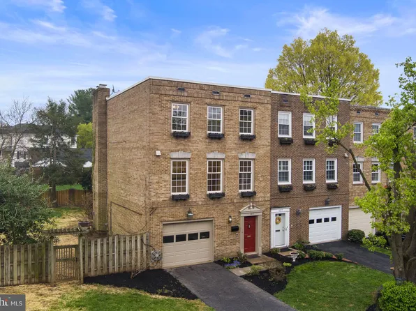 129 Harrison St NE, Leesburg, VA 20176