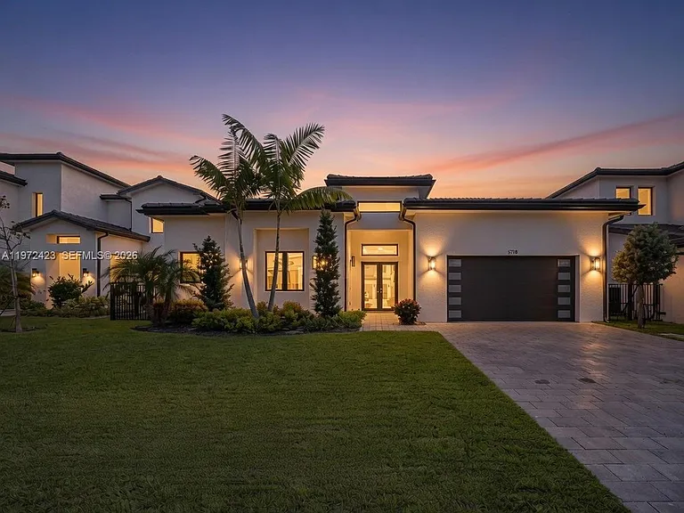 5718 Ashwood Cir W — Photo 10