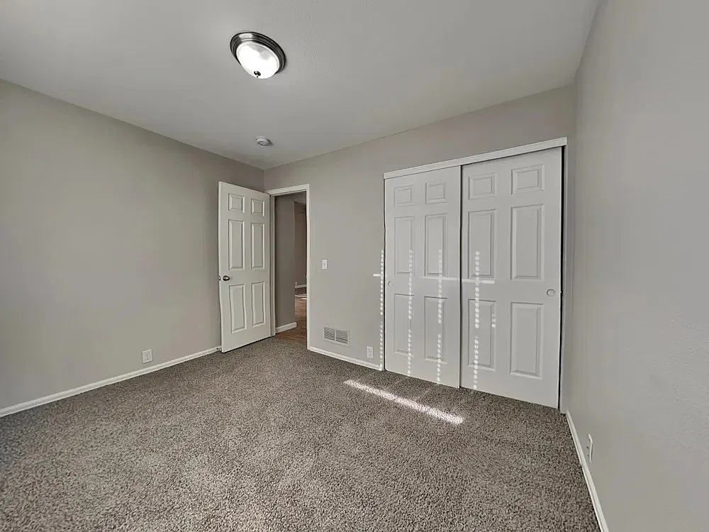 3 bed, 2256 sqft, $1,400 — Photo 4