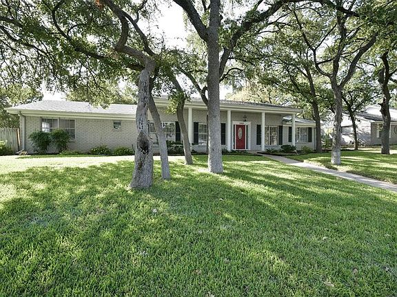 2nd image of 1802 W Cedar Elm Dr
