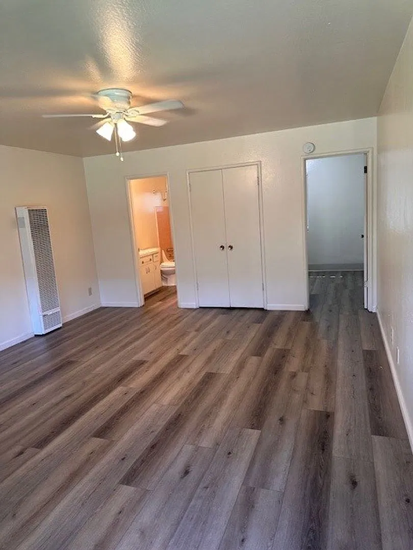 Sacramento West Apartments — Photo 2