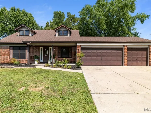 12 Lynn Dr, Saint Peters, MO 63376