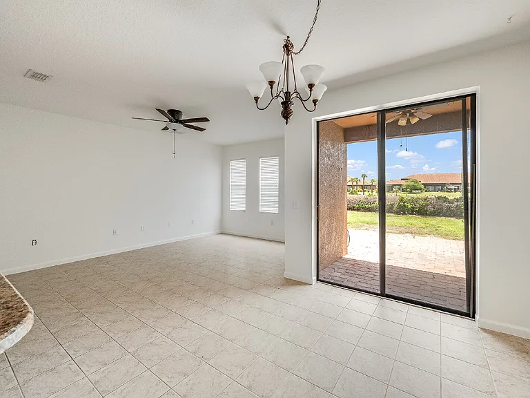 733 Ventura Dr — Photo 14