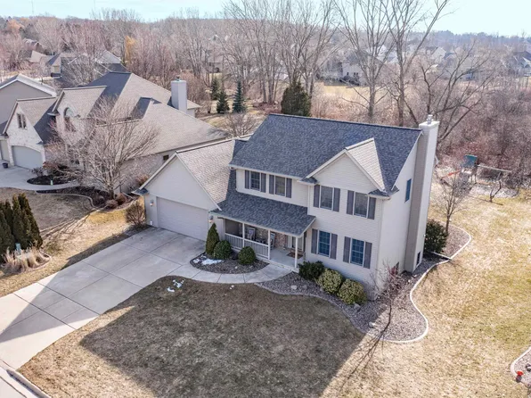 2036 E Higgins Hl, De Pere, WI 54115