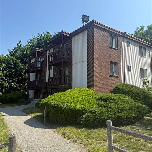 707 Bedford St #3 — Photo 1