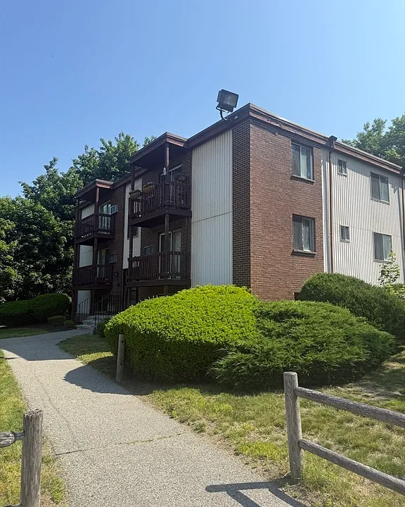 707 Bedford St #3