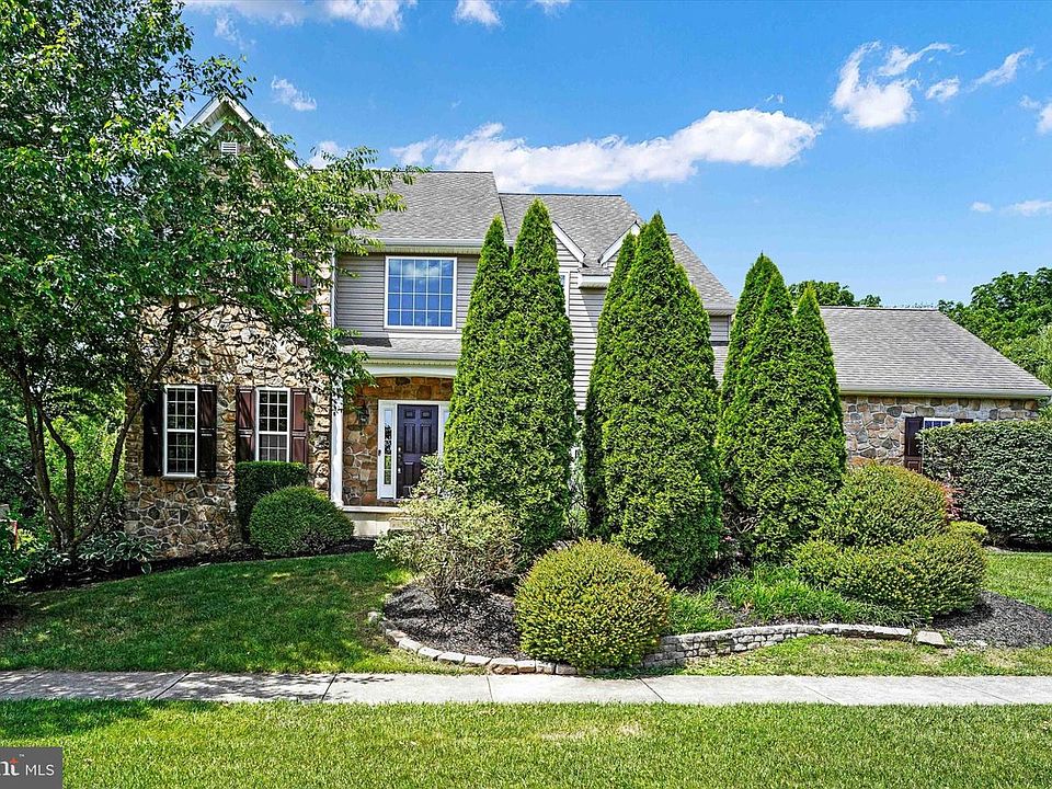 1st image of 814 Edna Jane Ln